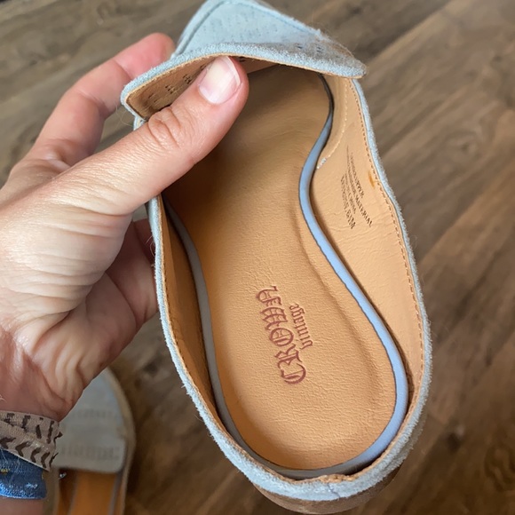 Crown Vintage Mules, Slide on Flats, Size 6.5 - Picture 4 of 9